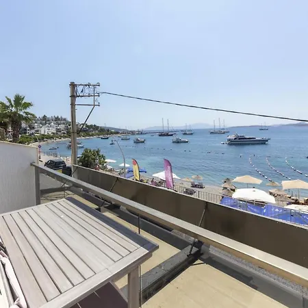 Seafront Flat With Excellent Sea View In Daire
