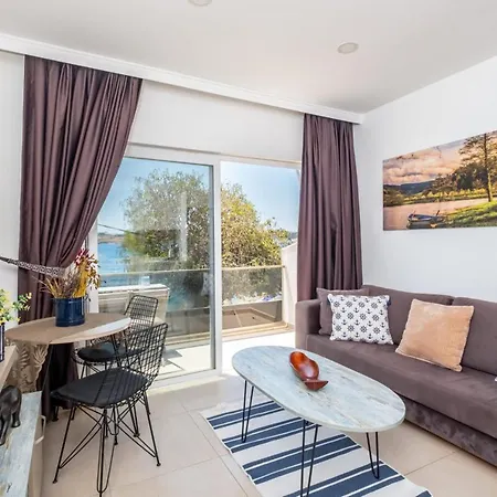 Seafront Flat With Excellent Sea View In Daire *